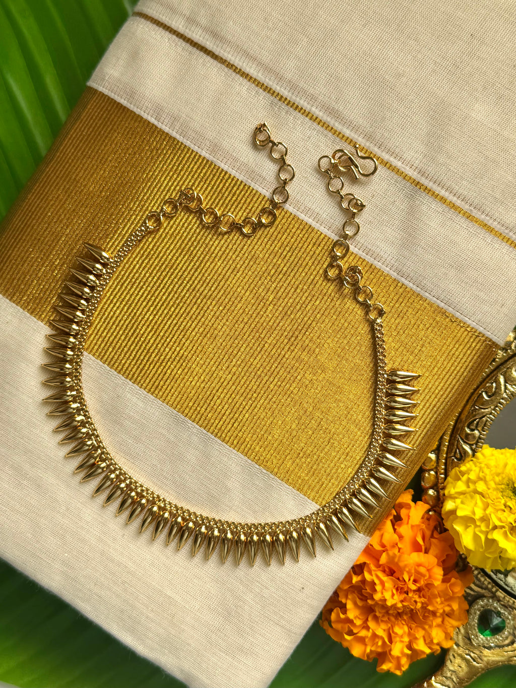 Mullamottu necklace