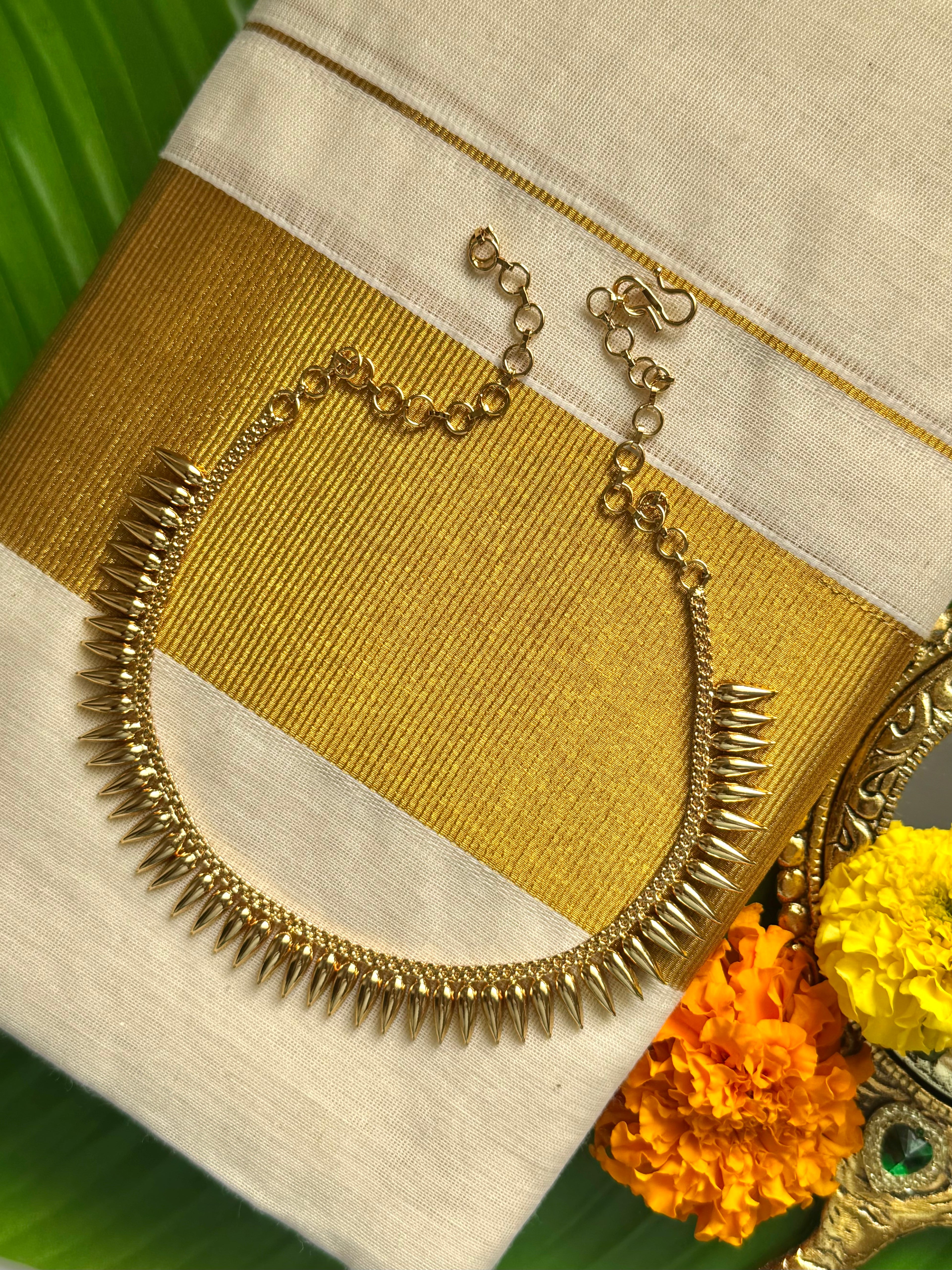 Mullamottu necklace