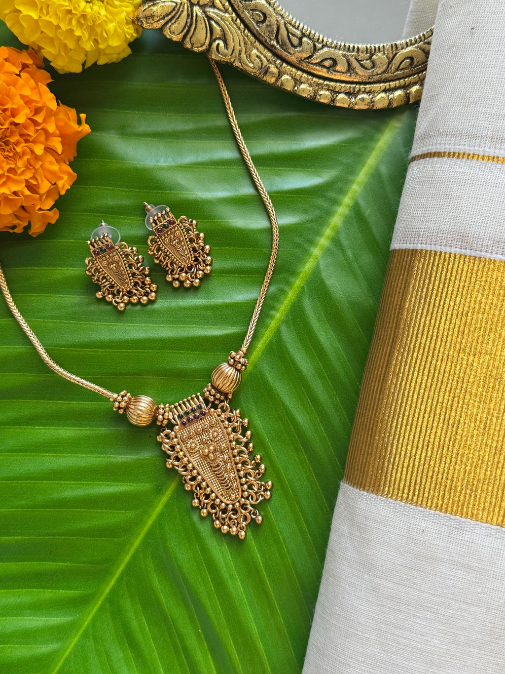 Nettipattam Pendant Necklace with Studs