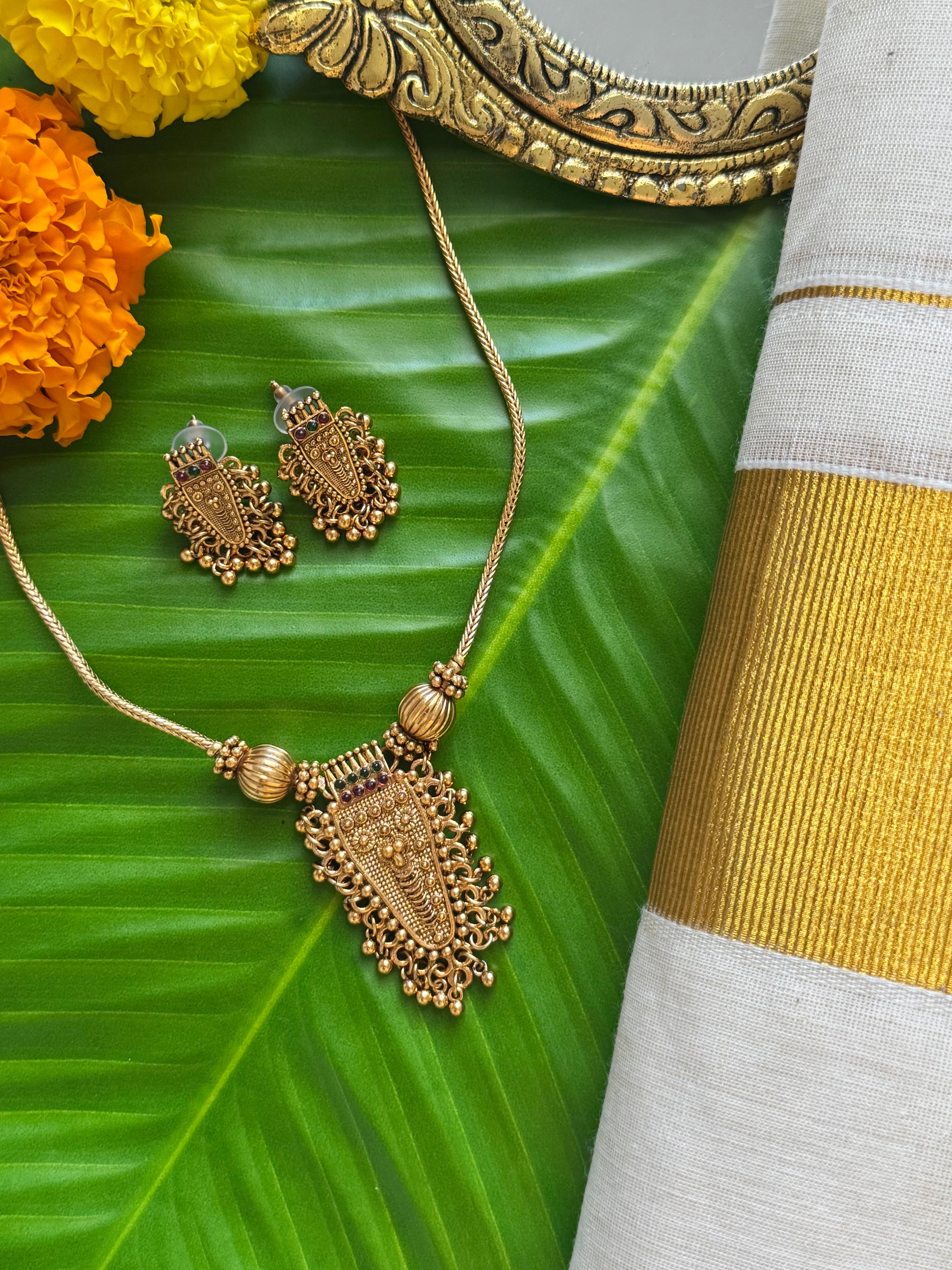 Nettipattam Pendant Necklace with Studs