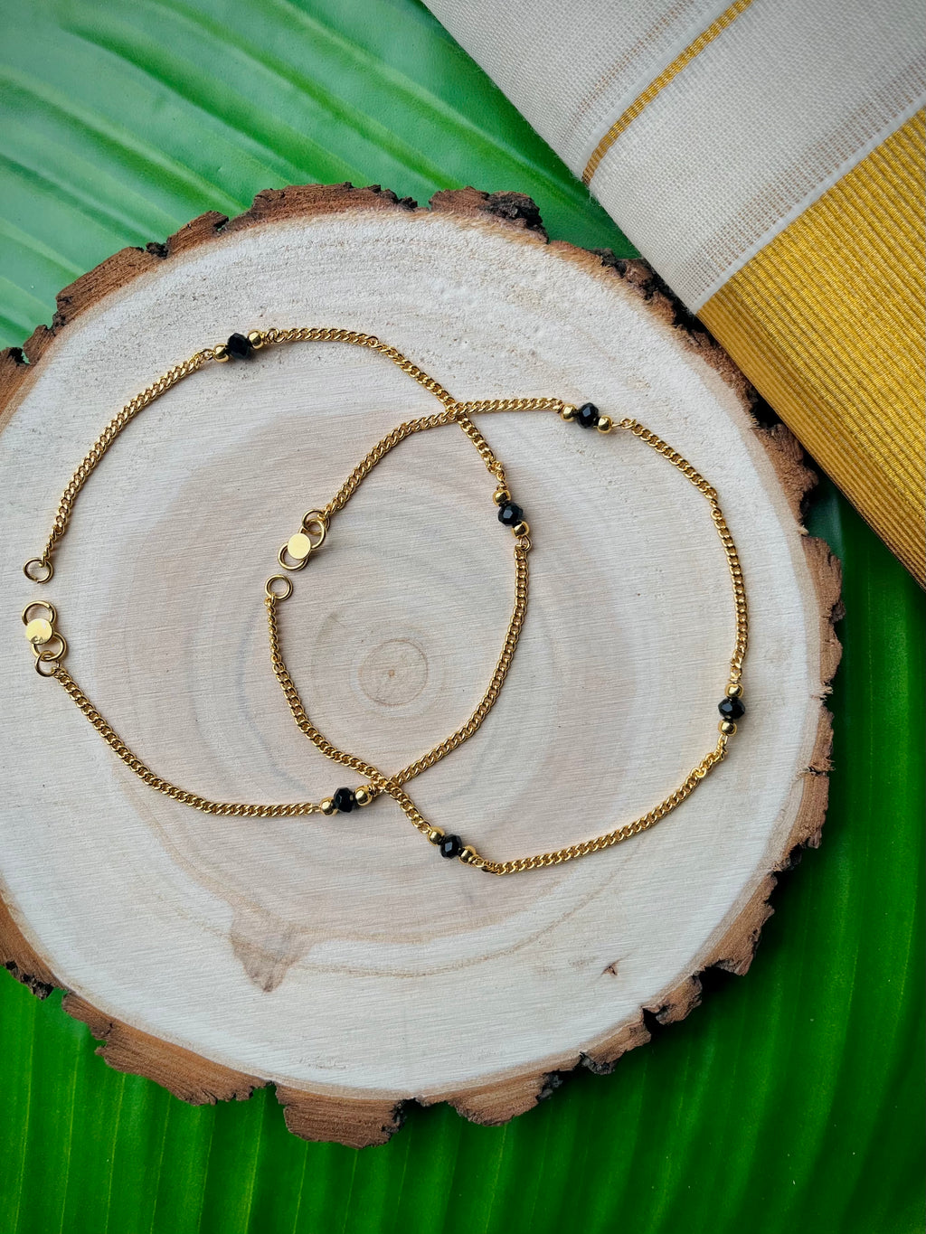 Black Crystal Simple Anklets