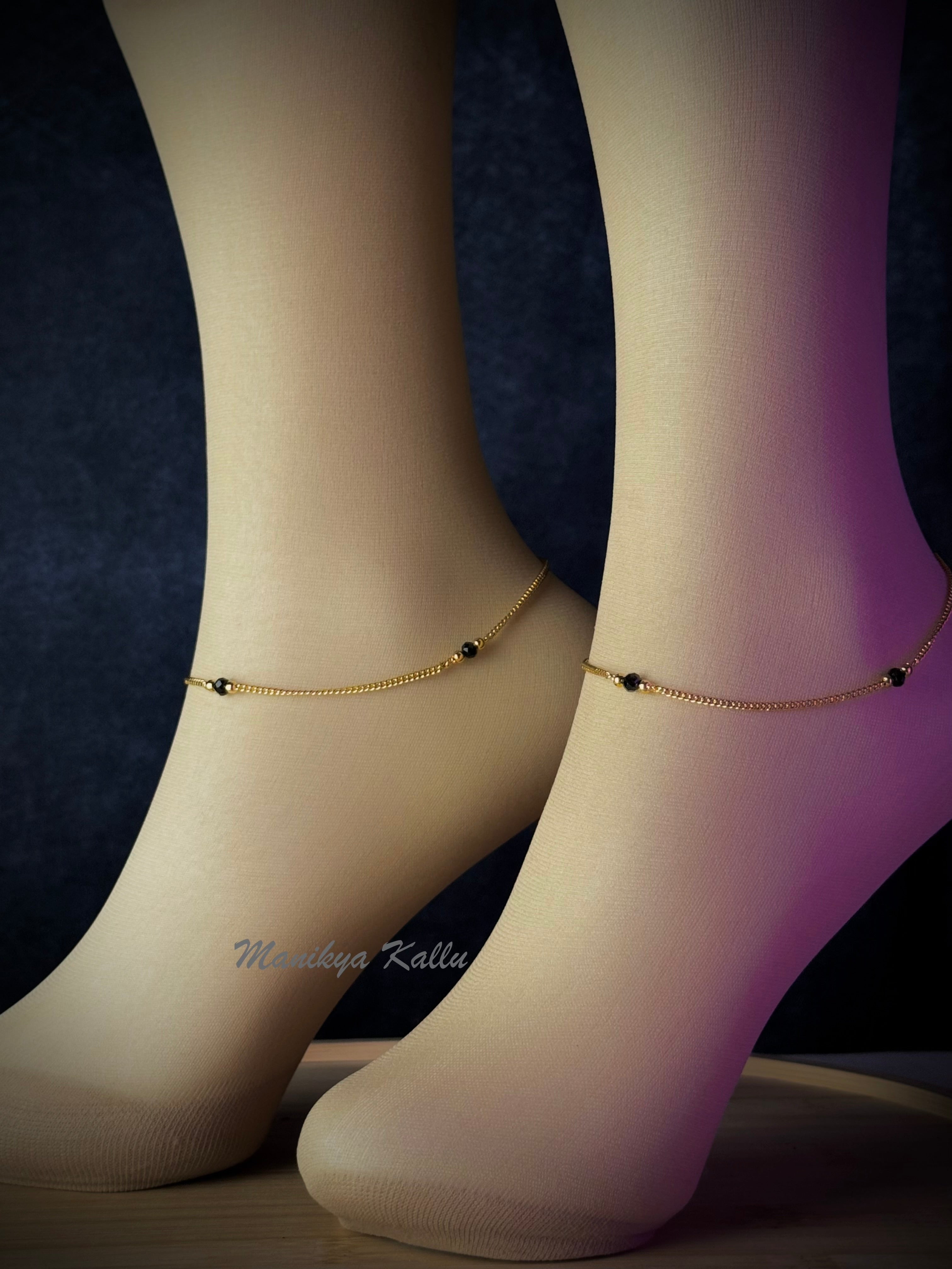 Black Crystal Simple Anklets