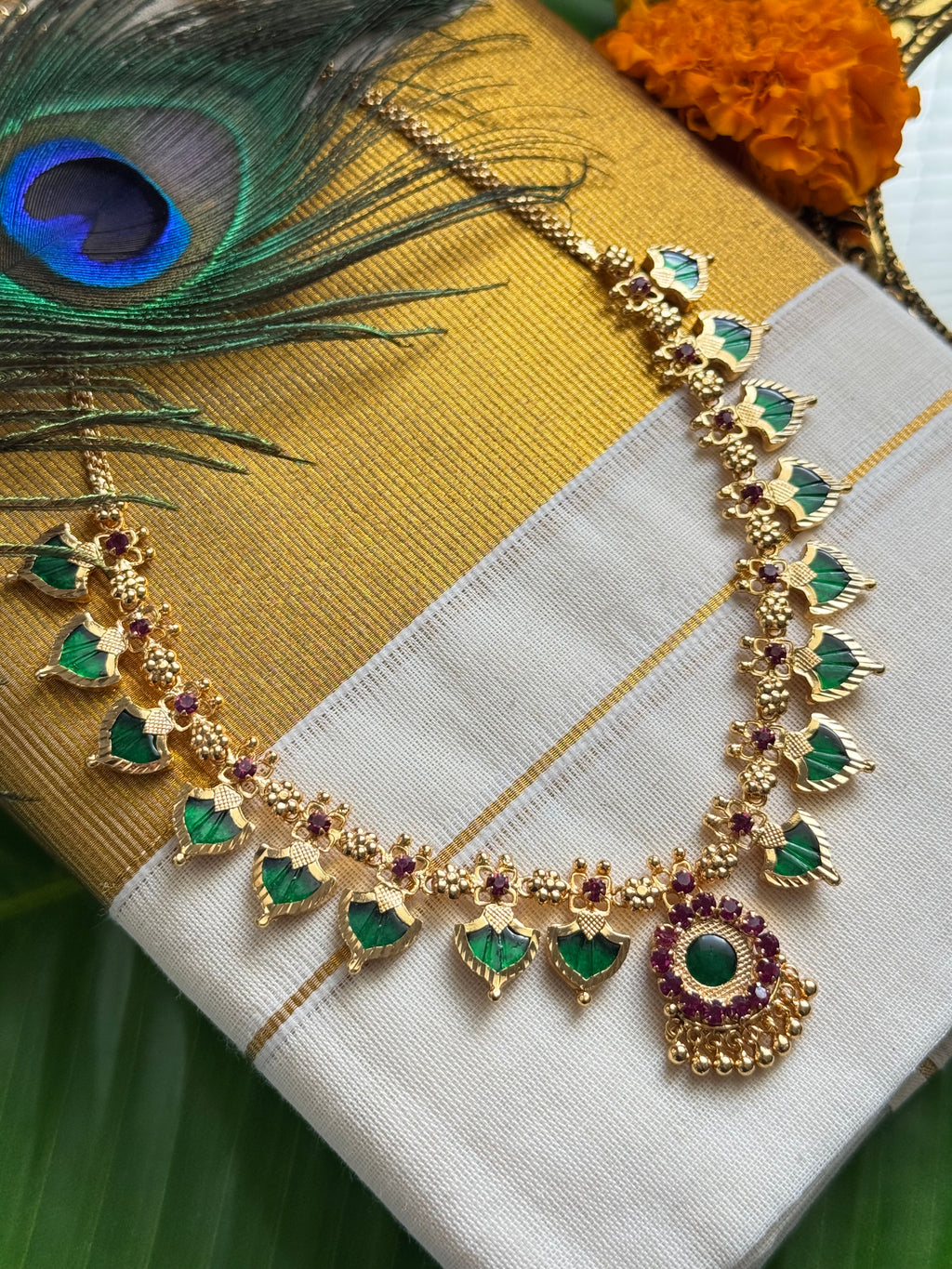 Palakka Maala Green 8x8 Gold plated