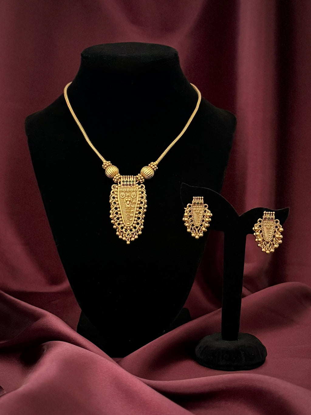 Nettipattam Pendant Necklace with Studs