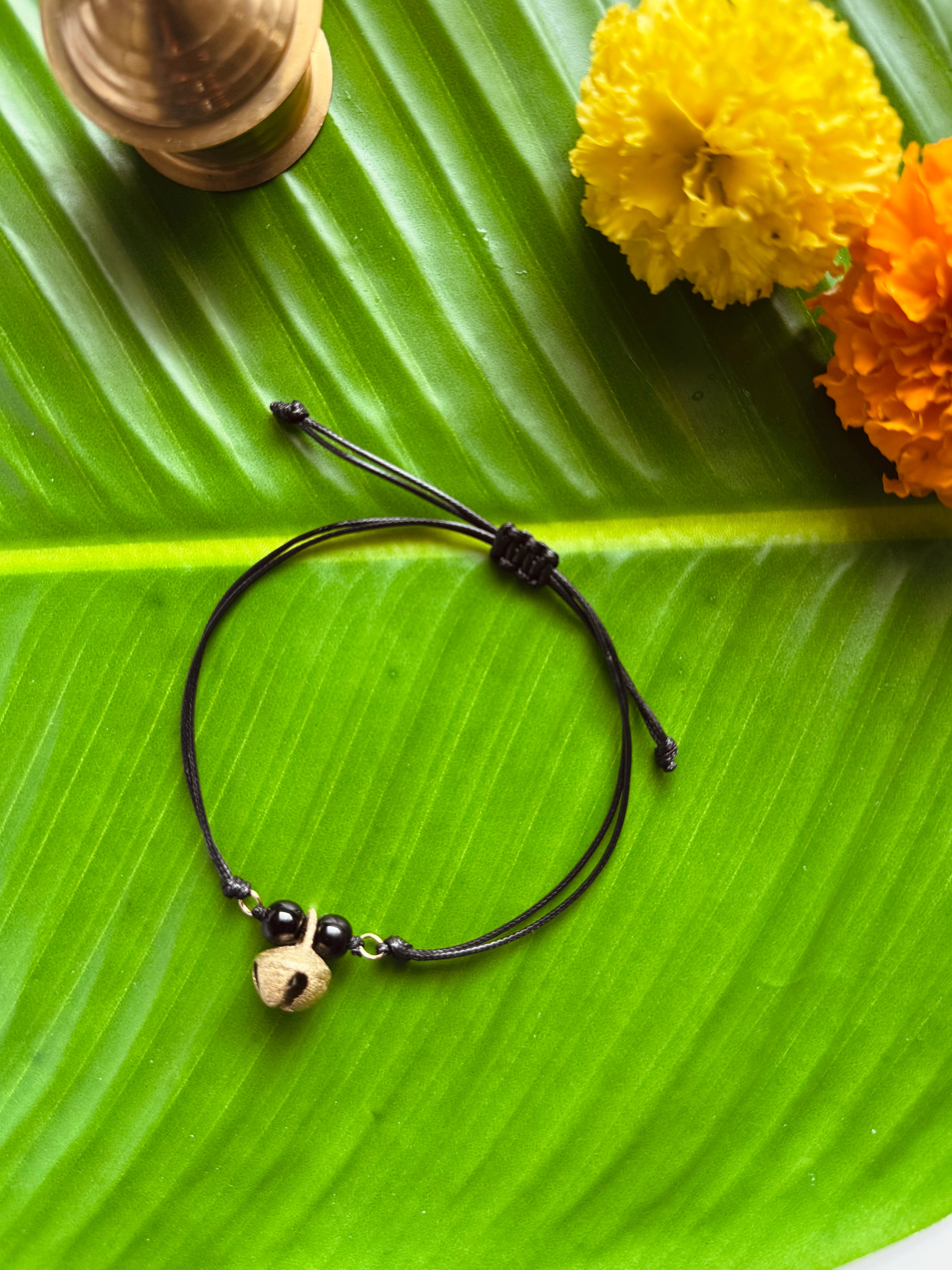 Simple black beads chilanka kolussu (1 piece)