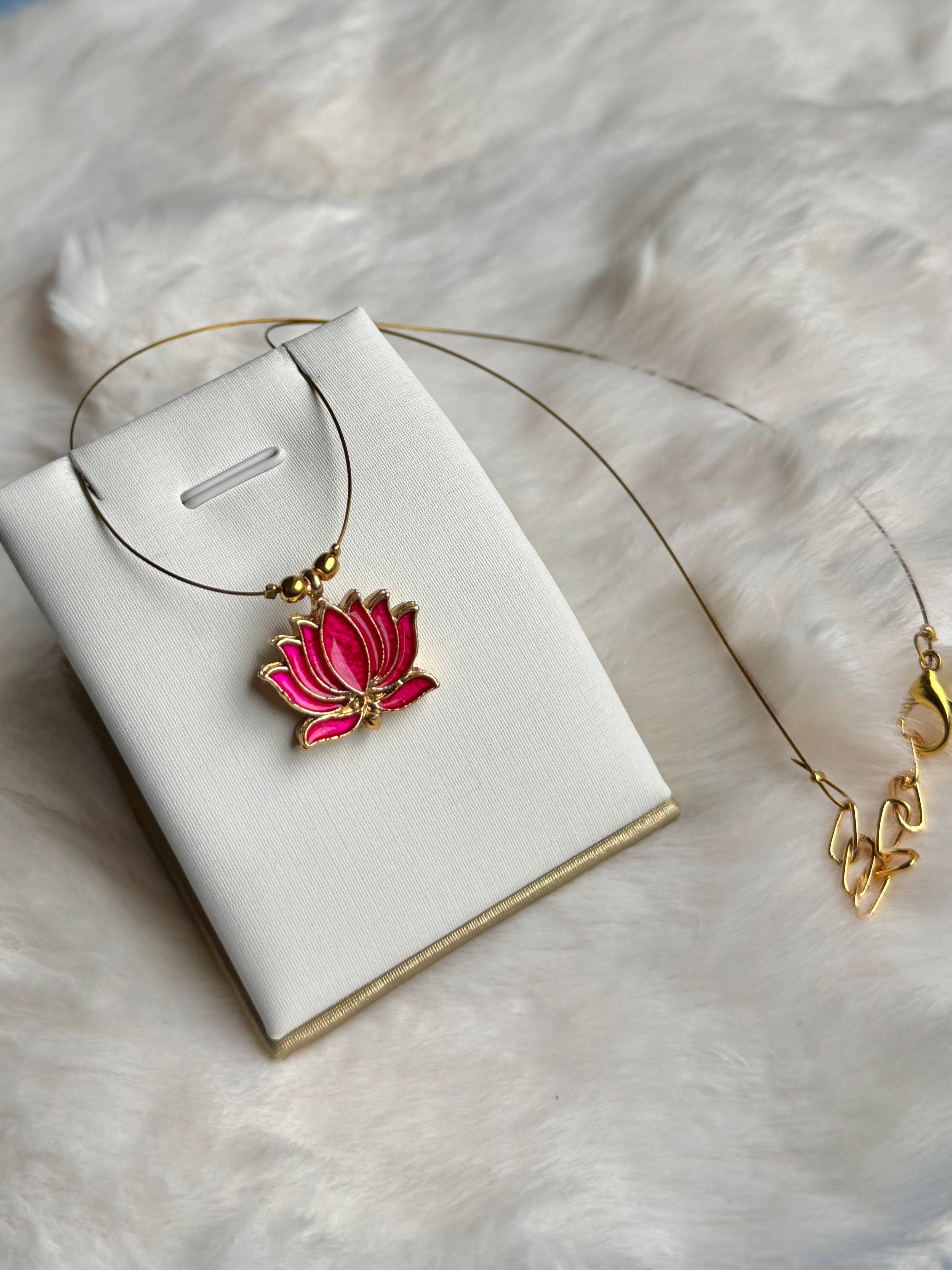 Padma Invisible Necklace - Pink