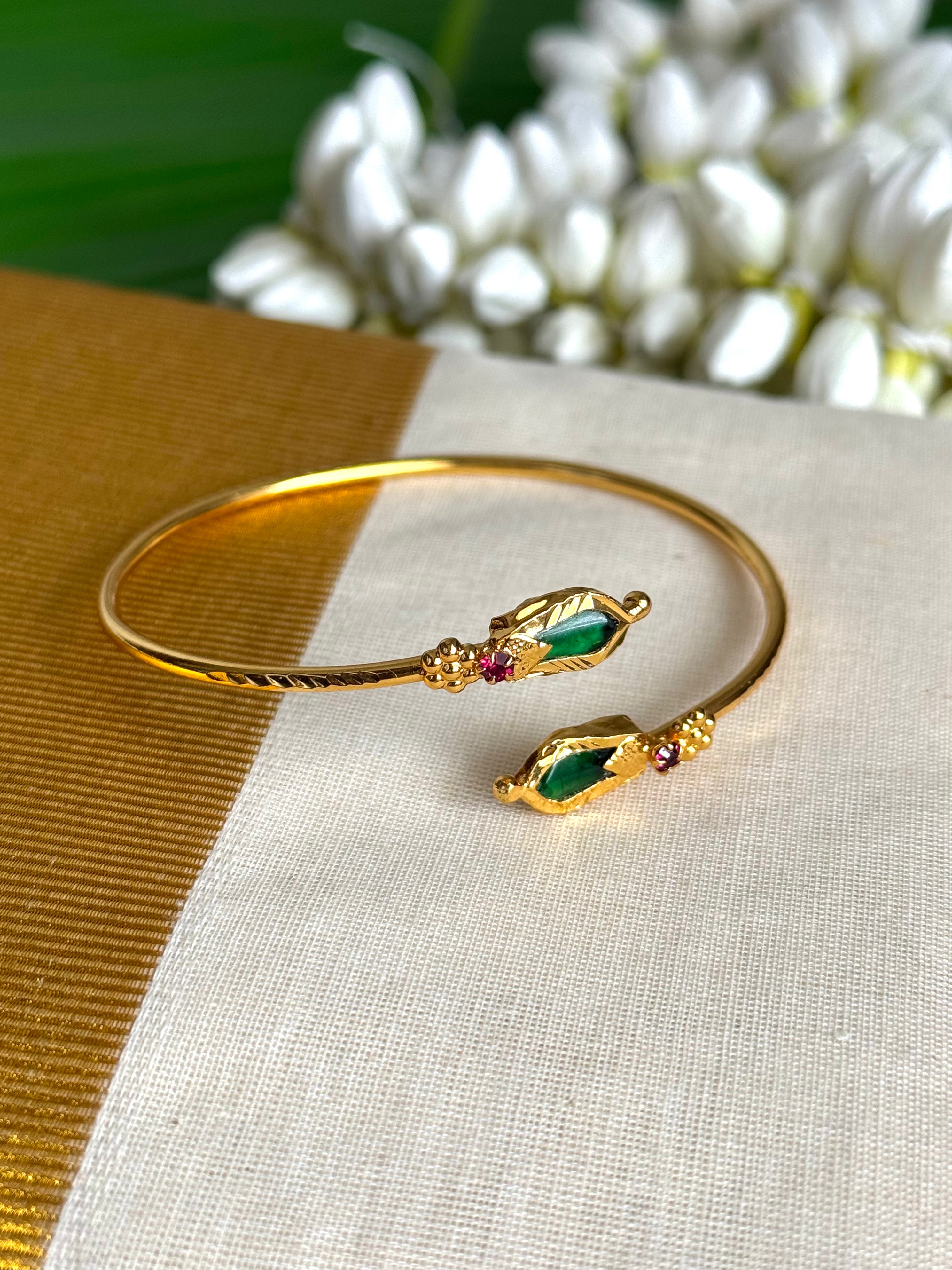 Nagapadam Adjustable Bangle