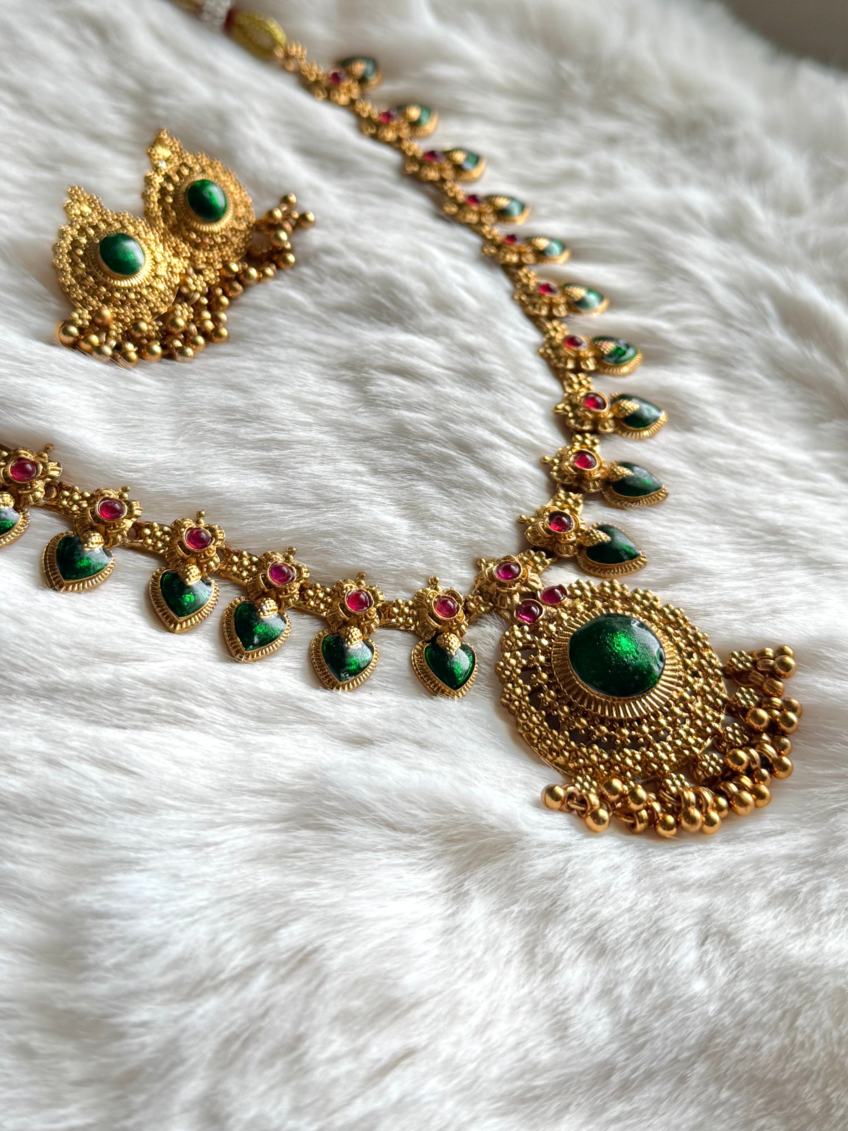 Antique finish green and ruby stones necklace set