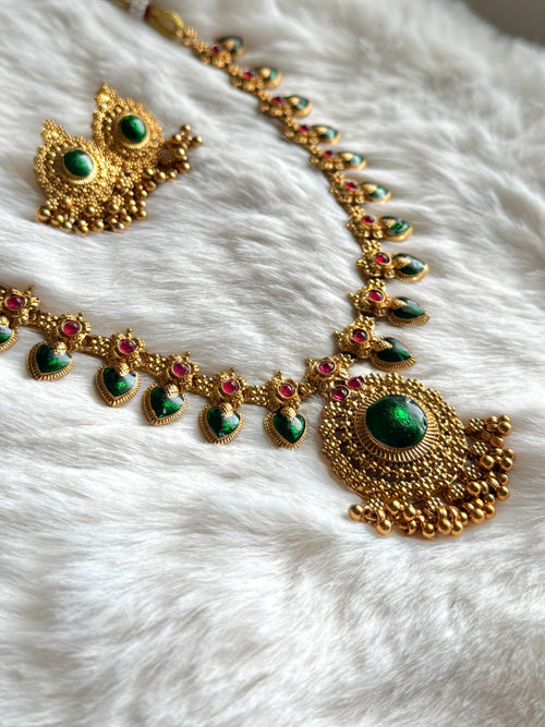 Antique finish green and ruby stones necklace set