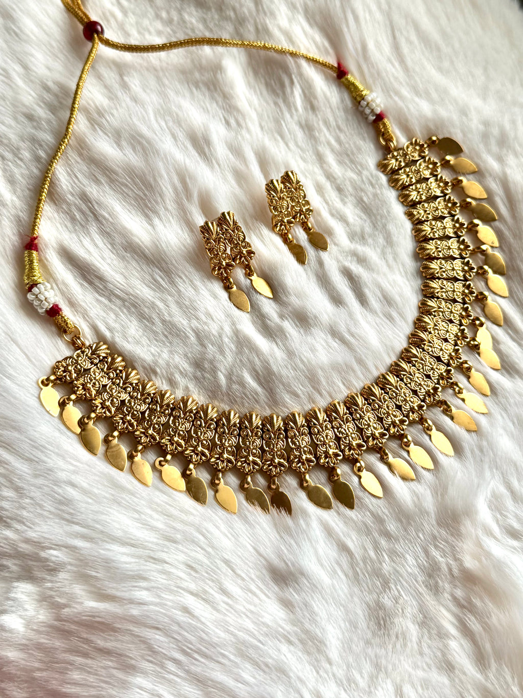 Poothali Antique Necklace Set