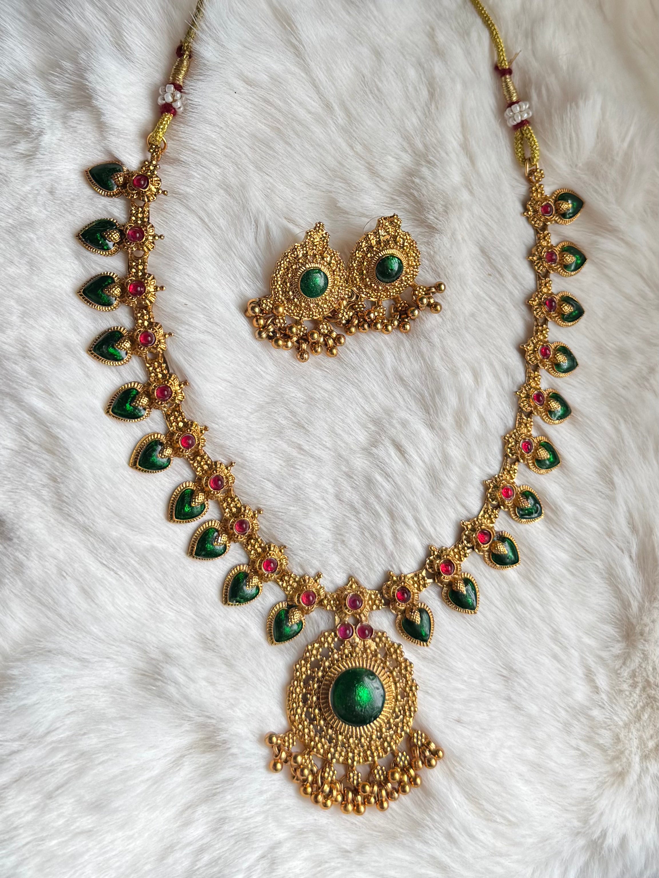 Antique finish green and ruby stones necklace set