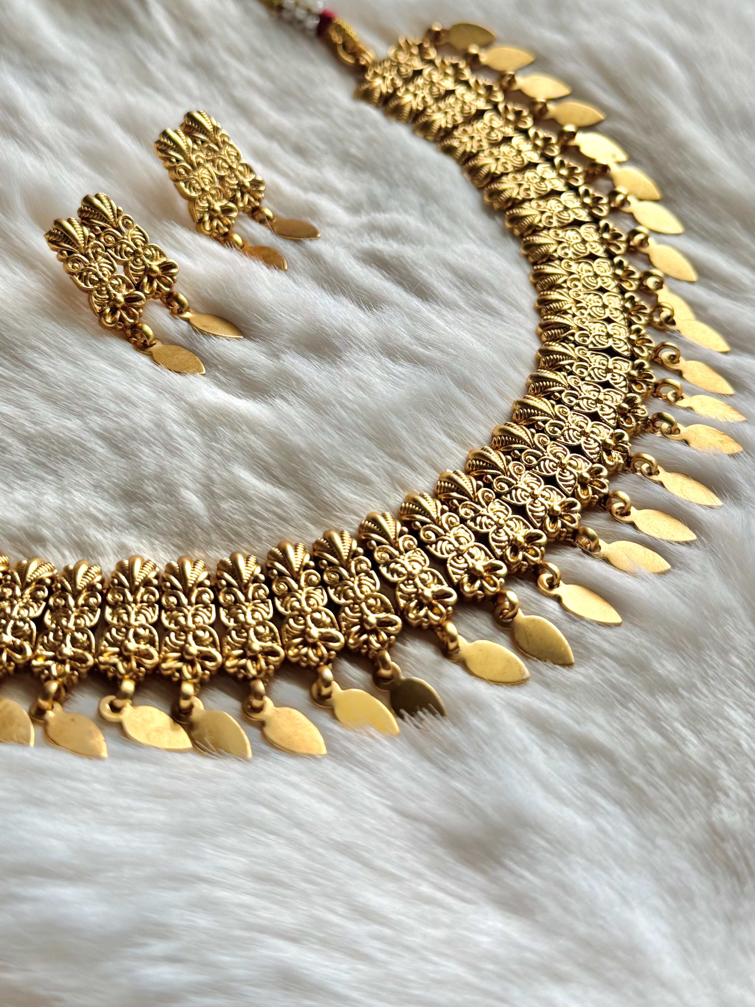 Poothali Antique Necklace Set
