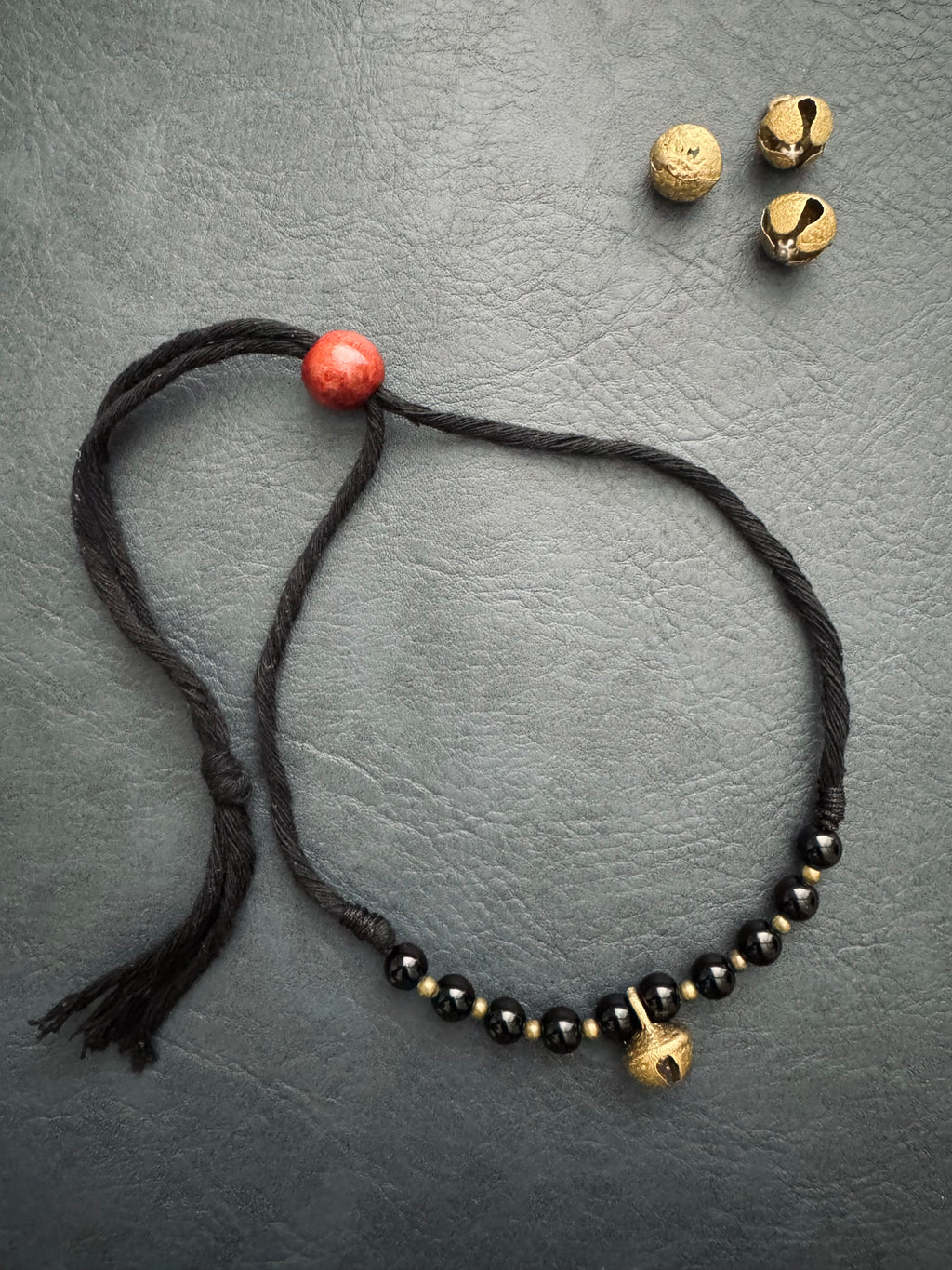 Chilanka & black beads necklace