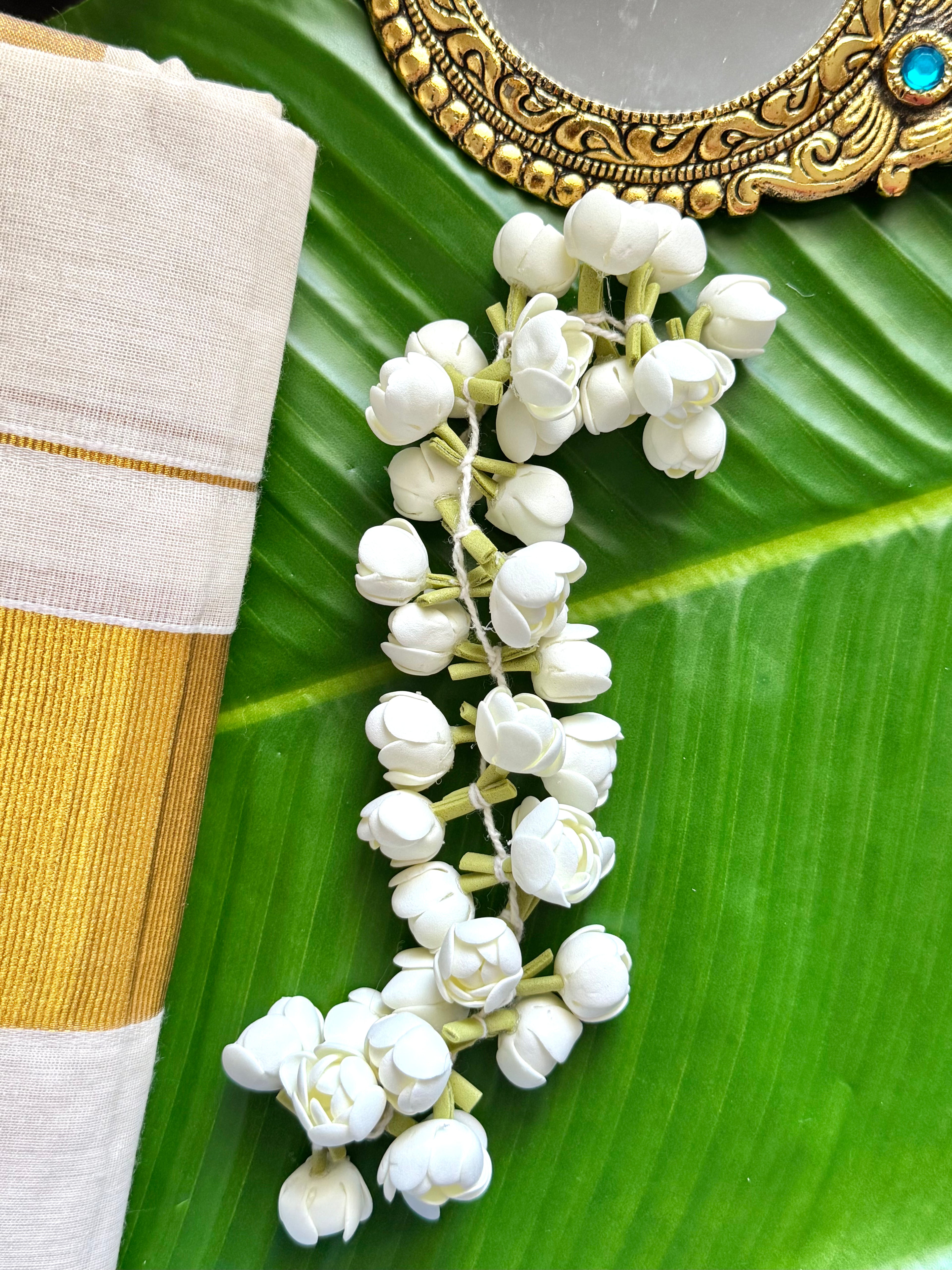 Half bloomed foam jasmine garland (1/2 muzham)