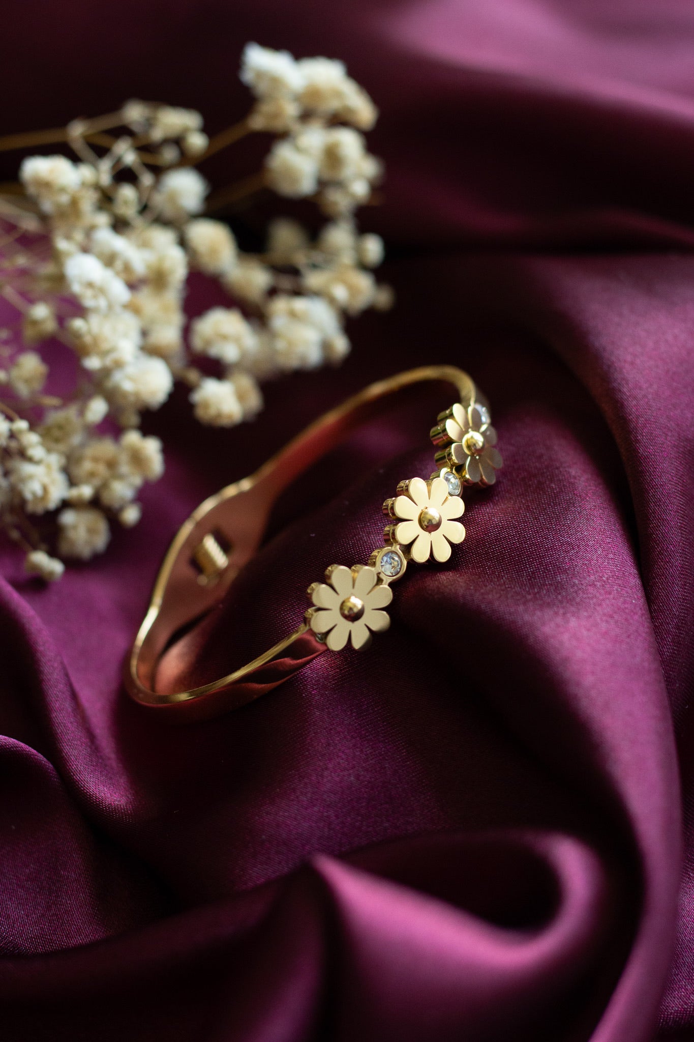 Daisy Cuff Bracelete